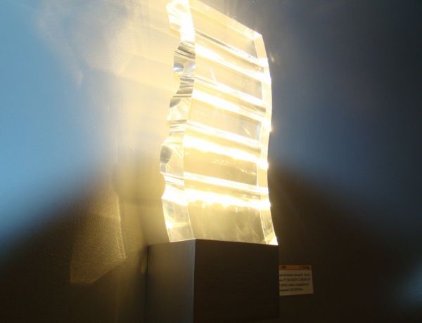 Светодиодный светильник накладной. теплый белый оттенок, 4*1.5W CREE XP-E, 220V/6W, 50-60Hz, 100-240 (FS- S WW)
