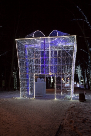 Изображение Световая конструкция Большой светящийся подарок 6 м  интернет магазин Иватек ivatec.ru
