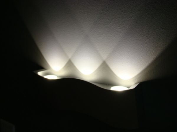 Светодиодный светильник накладной. теплый белый оттенок, 3*1.5W CREE XP-E, 220V/4.5W, 50-60Hz, 100-2 (FS-WAVE WW)