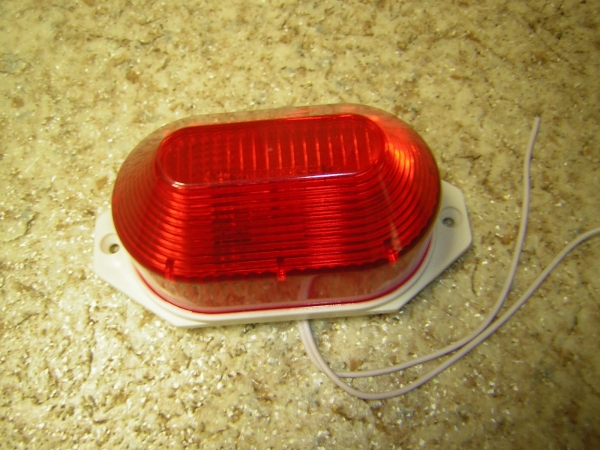LED лампа-вспышка накладная, 21 светодиод повышенной яркости, 220Vкрасная G-LEDJS02R (FS-00001229)