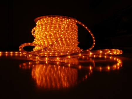 Изображение LED-XD-3W-100M-240V Светодиодный дюралайт,3-х проводной, оранжевый,13мм, кратность 4м.  интернет магазин Иватек ivatec.ru
