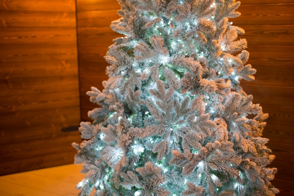 Ель заснеженная световая  "Барокко" Премиум  (цвет свечения холодный белый) 120 см