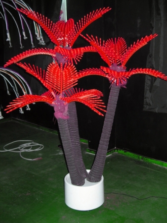 Изображение COL-3 LED Пальма кокосовая тройная  1,5*2,2 м , 218W, 20 ветвей, красная  интернет магазин Иватек ivatec.ru