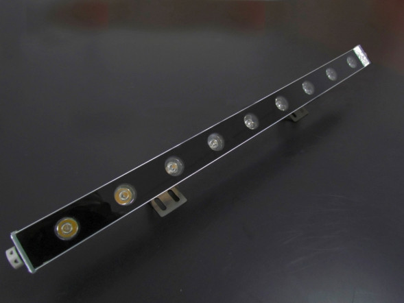 G-DQ109-16-Y  Светодиодный прожектор 9LED, 12V, жёлтый