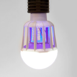 LED-А75-10W/6500К/E27/FR/MKL Лампа-ловушка светодиодная для летающих насекомых, матовая. 2 режима: 6500K+UV и UV. TM Volpe