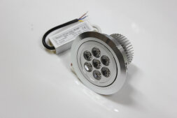 G-TH107-3100K Светодиодный светильник поворотный встраиваемый, круглый, 3100-3200K, 7W, 7 LED CREE по 1W, световой поток 770лм, 110лм/W, с драйвером (